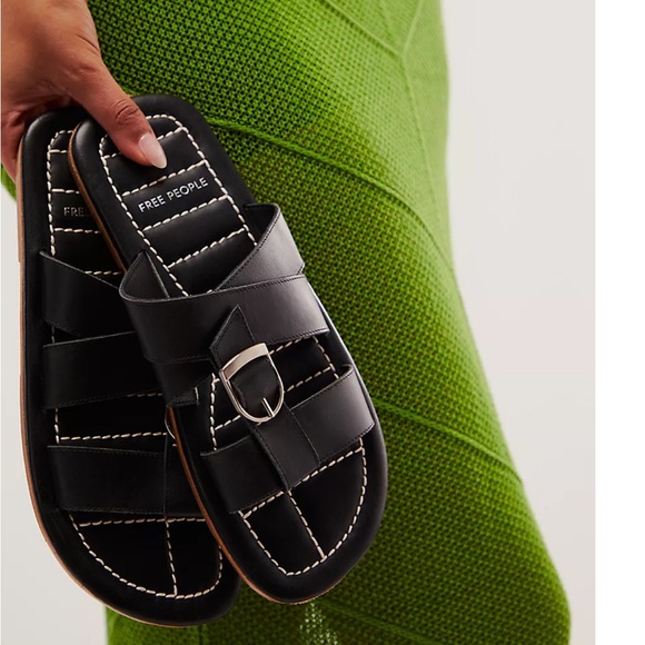 Free People Shoes - FREE PEOPLE SLOAN BUCKLE SANDALS - BLACK